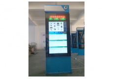 荊門電子站牌LED+LCD顯示形式根據(jù)客戶定制而來，著重強調(diào)到站車輛及電子站名